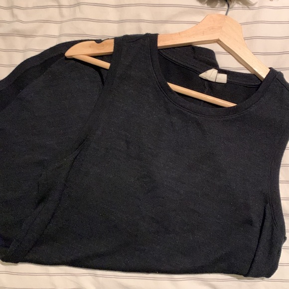 GAP Softspun black crew-neck tank. Sz XS - Picture 3 of 3